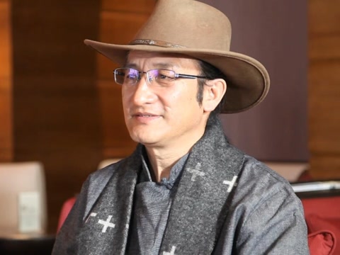 桑东有缘之曼拉杰甫的艺术人生