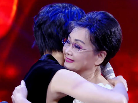 争议后李谷一赞尚雯婕